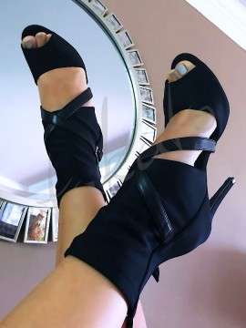 Burju model Sabeena Black
