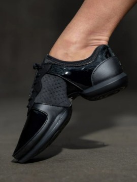 Sneakery Fuego Split-Sole DEREK HOUGH