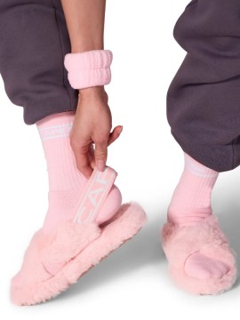 Puszyste kapcie Varsity Plush Slipper SLP001 Capezio - LIMITOWANE