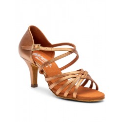 IDS model Flavia Tan Shimmer